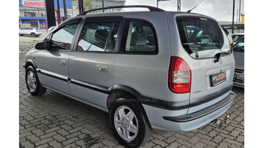 CHEVROLET - ZAFIRA - 2003/2003 - Prata - R$ 27.900,00