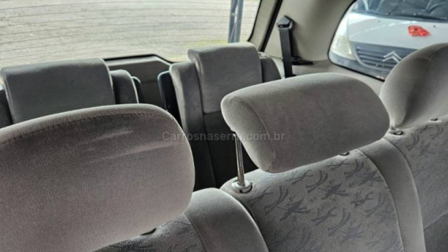 CHEVROLET - ZAFIRA - 2003/2003 - Prata - R$ 27.900,00
