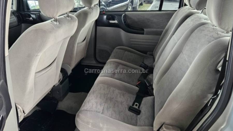 CHEVROLET - ZAFIRA - 2003/2003 - Prata - R$ 27.900,00