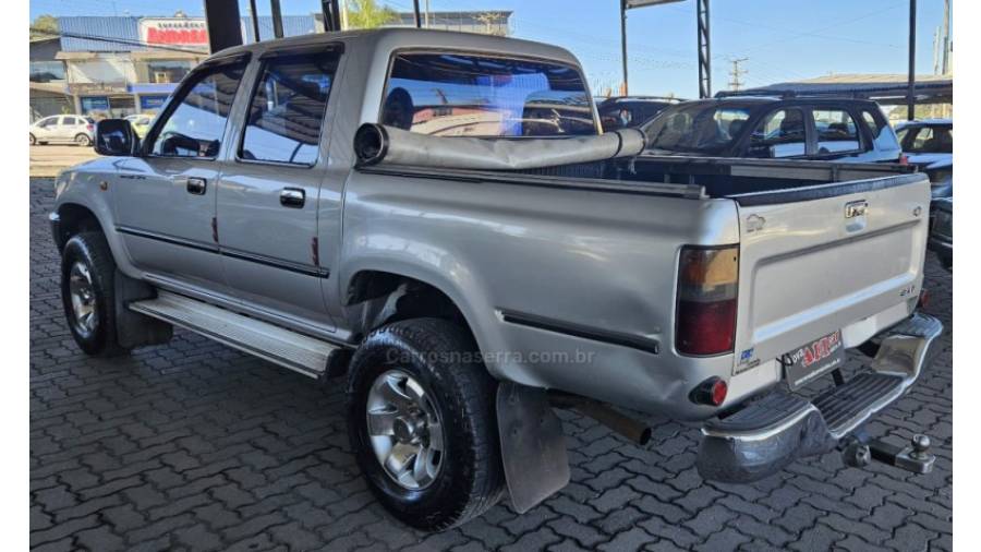 TOYOTA - HILUX - 2002/2002 - Cinza - R$ 64.900,00