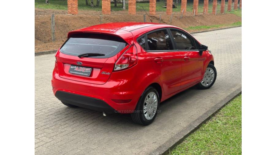 FORD - FIESTA - 2017/2017 - Vermelha - R$ 53.900,00