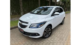 CHEVROLET - ONIX - 2014/2014 - Branca - R$ 54.900,00