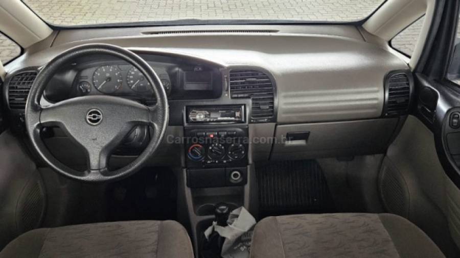 CHEVROLET - ZAFIRA - 2003/2003 - Prata - R$ 27.900,00